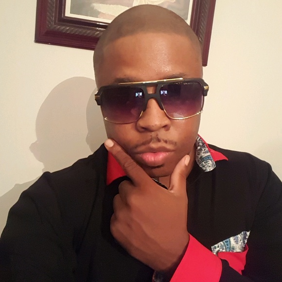 Meet your Posher, Seneca - Picture 1 of 1